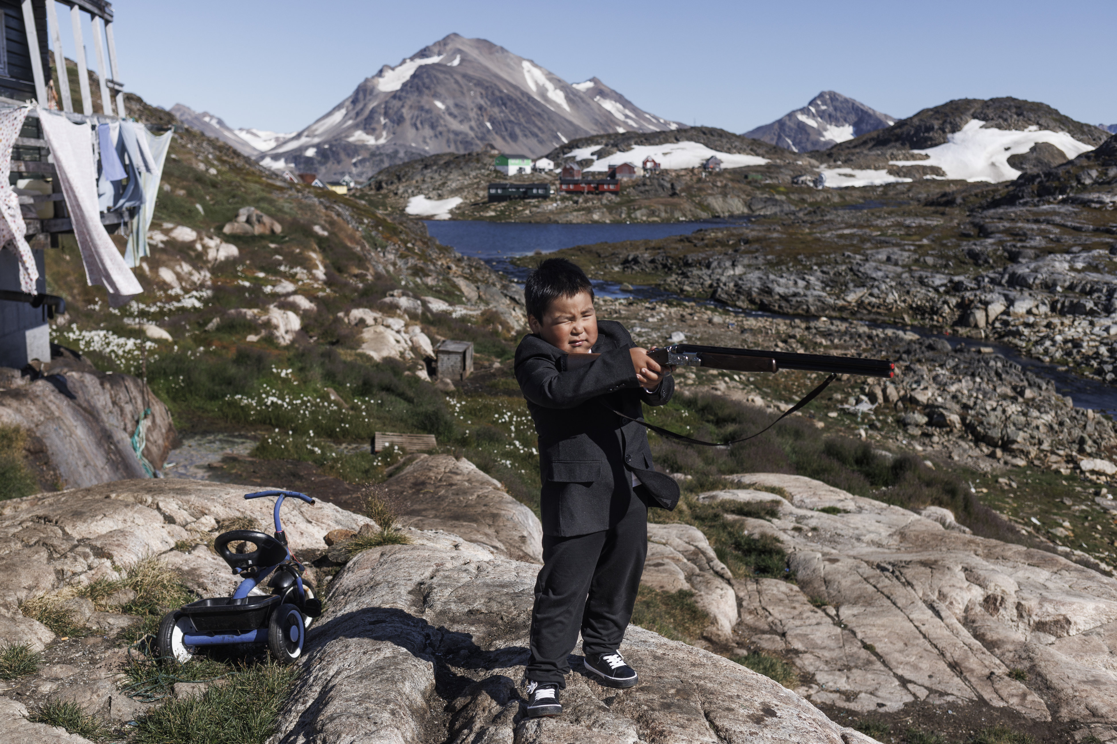 Døde hvaler, to bøger om familie og en enkelt klage