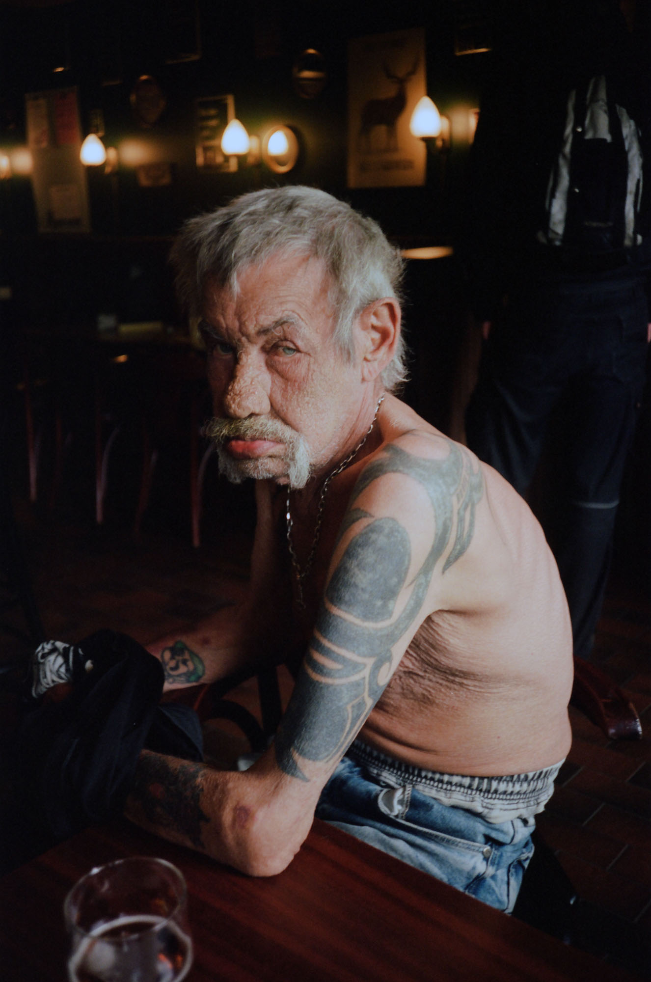 Historier fra Vestbredden, gode fester, dårlig narko, spændende visuelle koncepter (og næsten intet om Jan Grarup)