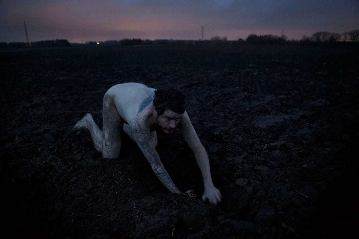 Nye fotobøger, Jeg ser på Krig udstilles, nyt fra Nordkorea, Peter Klint i Ud & Se, Marie Hald på Fotografiska, debat om Kent Klich